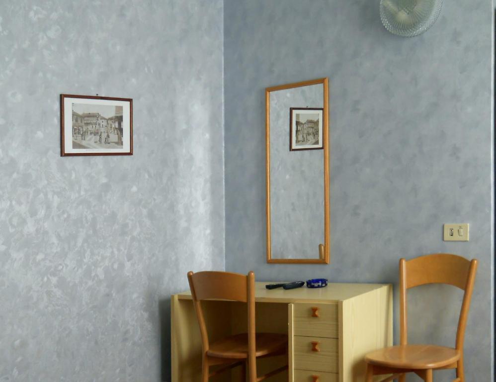 Hotel Del Pesce Luino Kamer foto